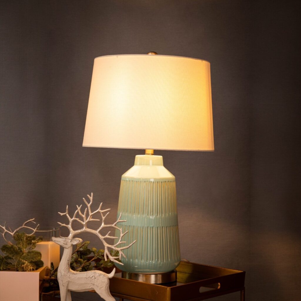 LAMPARA DE MESA CELESTE
