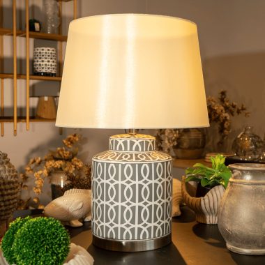 LAMPARA GRIS DETALLES BLANCO