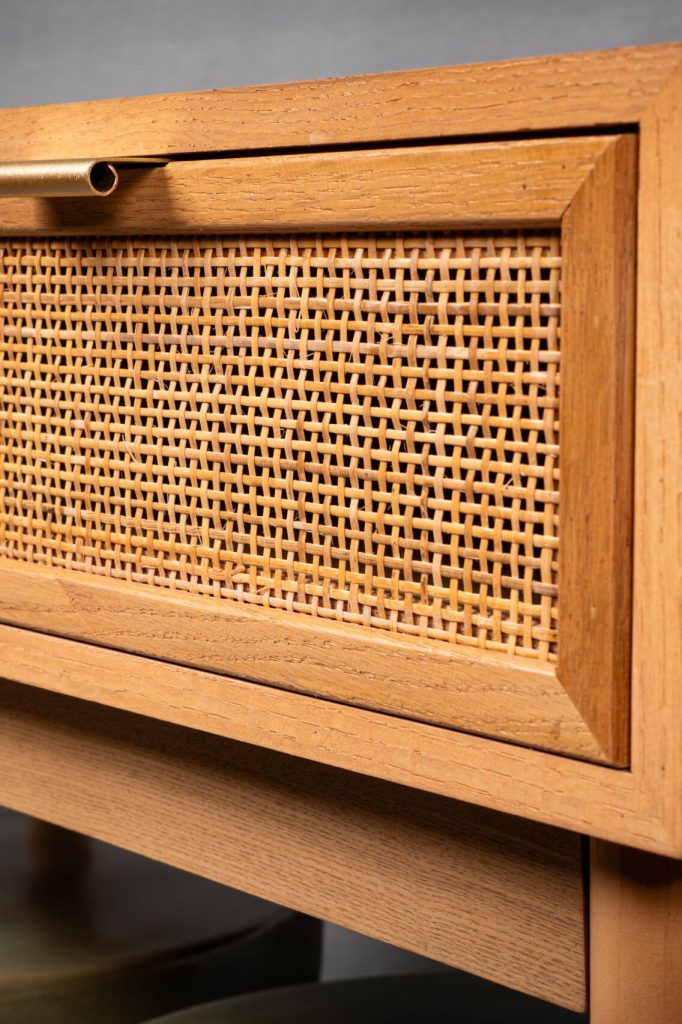 https://www.kaashome.com/categoria-producto/muebles/